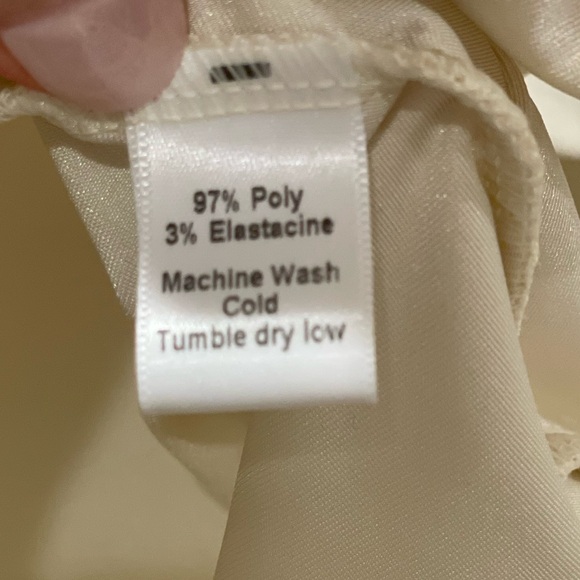 Lesly Evers cream polyester faux wrap silky, drape 3/4 sleeve top size Large - Picture 5 of 5